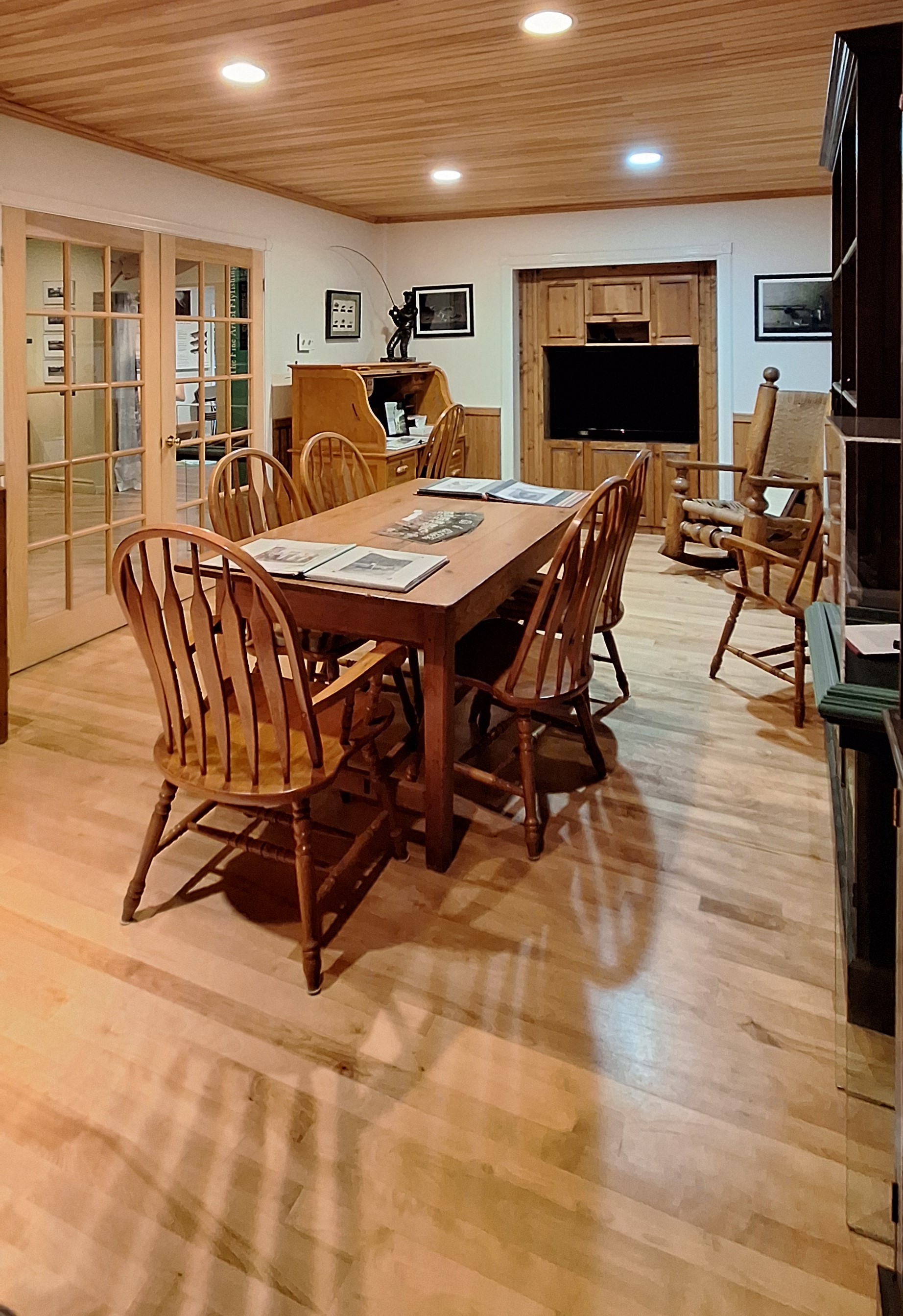 Click to enlarge A picture of our documentation center.